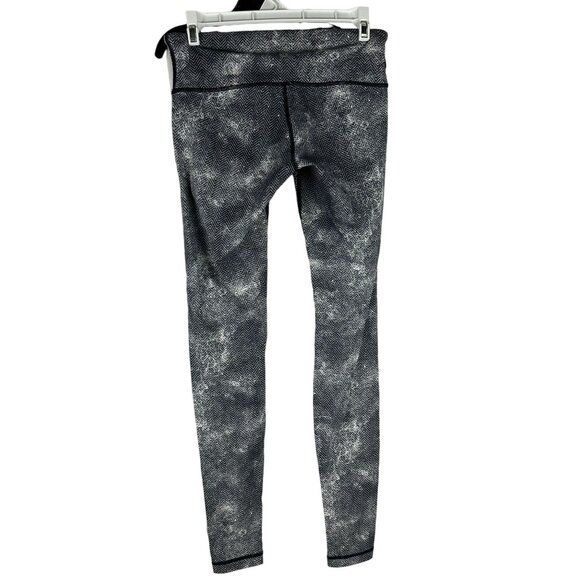 Lululemon Womens Size 6 High-Waisted Leggings Black & White Pattern - Picture 2 of 4